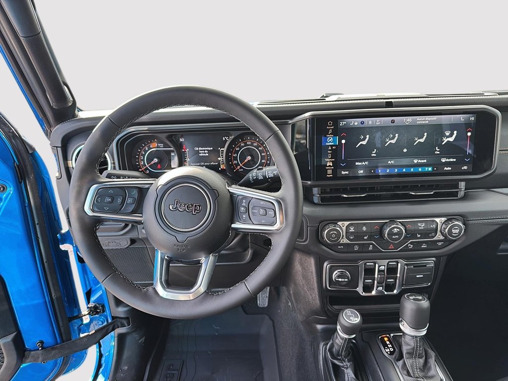Jeep Wrangler 4-Door SAHARA 2026 à Sherbrooke, Québec - 10 - w1024h768px
