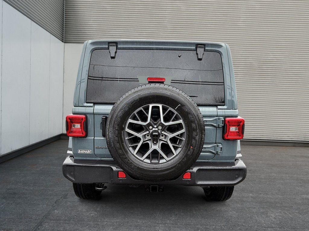 Jeep Wrangler 4-Door SAHARA 2026 à St-Jean-Sur-Richelieu, Québec - 3 - w1024h768px