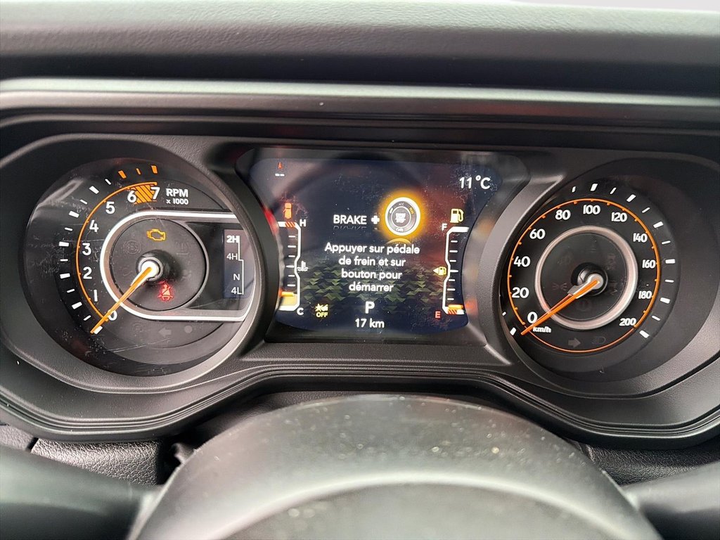 Jeep Wrangler 4-Door SAHARA 2026 à St-Jean-Sur-Richelieu, Québec - 12 - w1024h768px