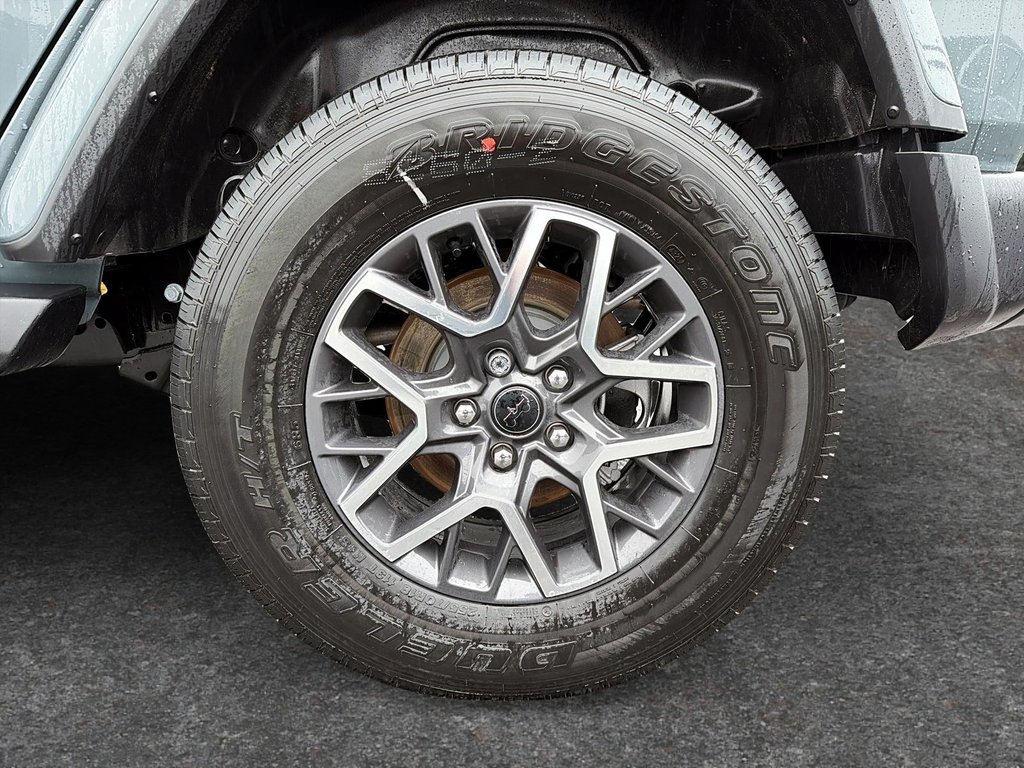 Jeep Wrangler 4-Door SAHARA 2026 à St-Jean-Sur-Richelieu, Québec - 7 - w1024h768px