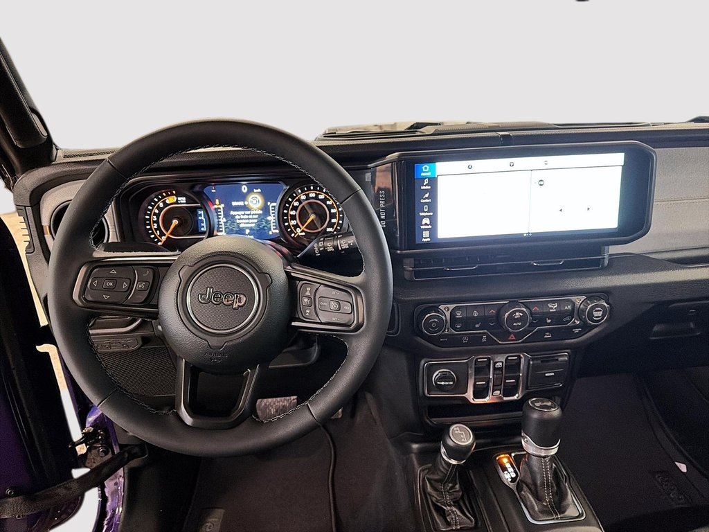 2026 Jeep Wrangler 4-Door SPORT S in St-Jean-Sur-Richelieu, Quebec - 9 - w1024h768px