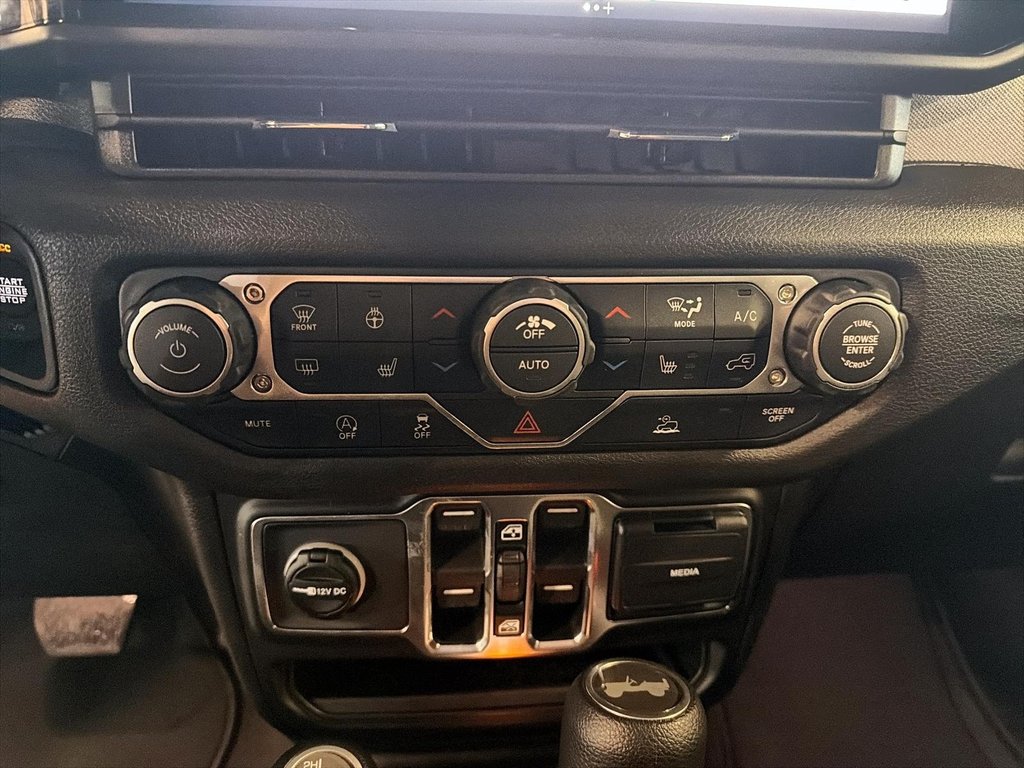 2026 Jeep Wrangler 4-Door SPORT S in St-Jean-Sur-Richelieu, Quebec - 13 - w1024h768px