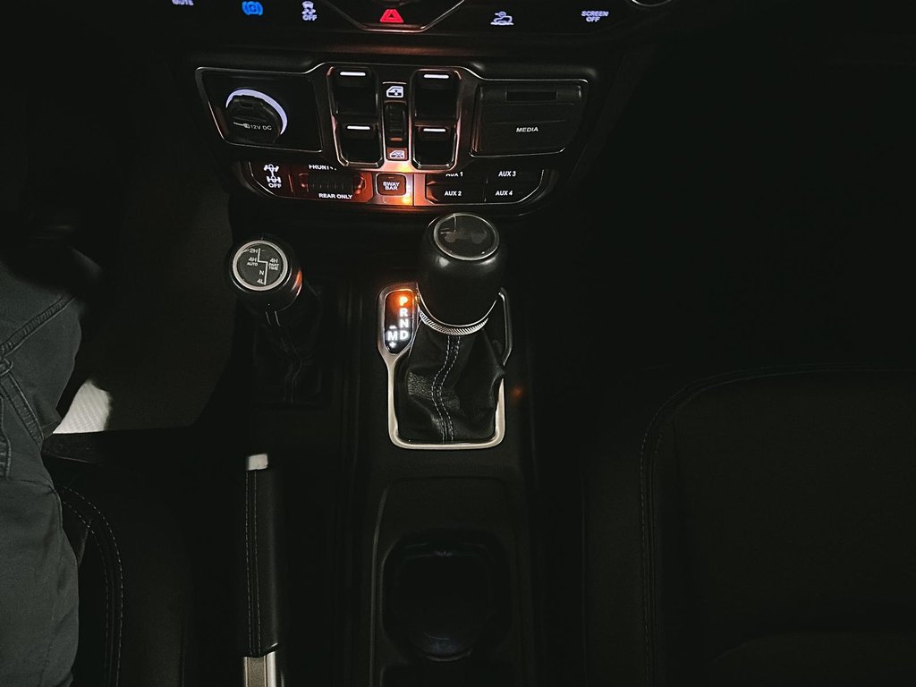 2022 Jeep Wrangler 4XE Unlimited Rubicon UNLIMITED RUBICON CUIR in St-Jean-Sur-Richelieu, Quebec - 15 - w1024h768px