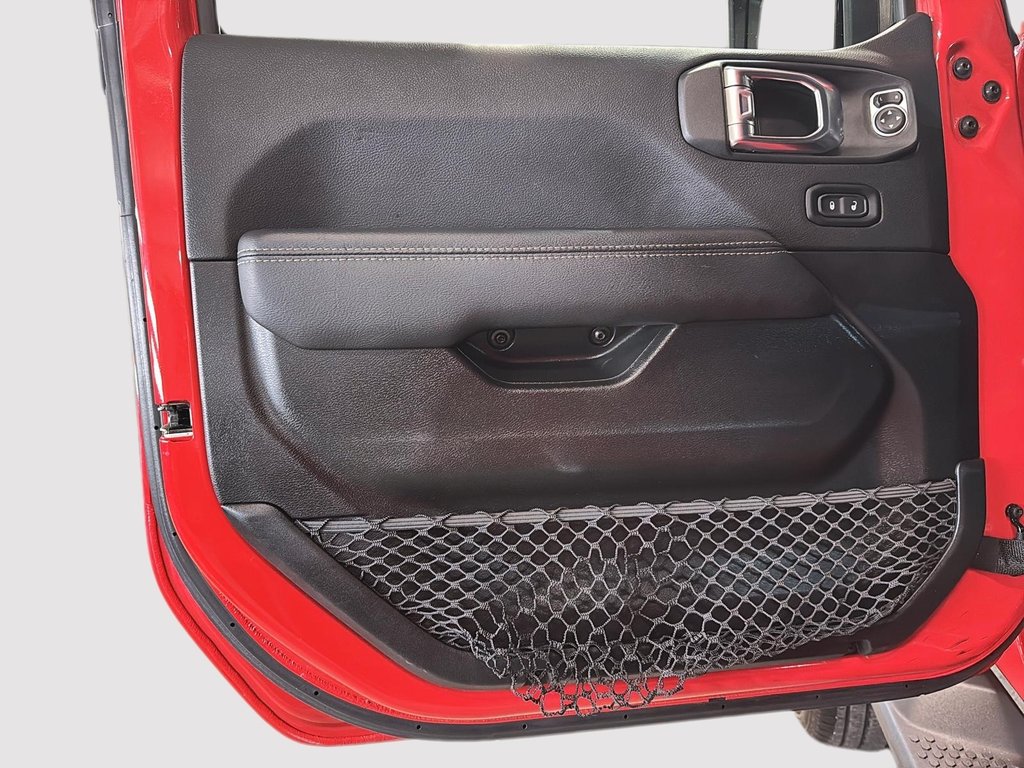 Jeep Wrangler 4xe Unlimited Sahara Sky-One Touch 2021 à St-Jean-Sur-Richelieu, Québec - 11 - w1024h768px