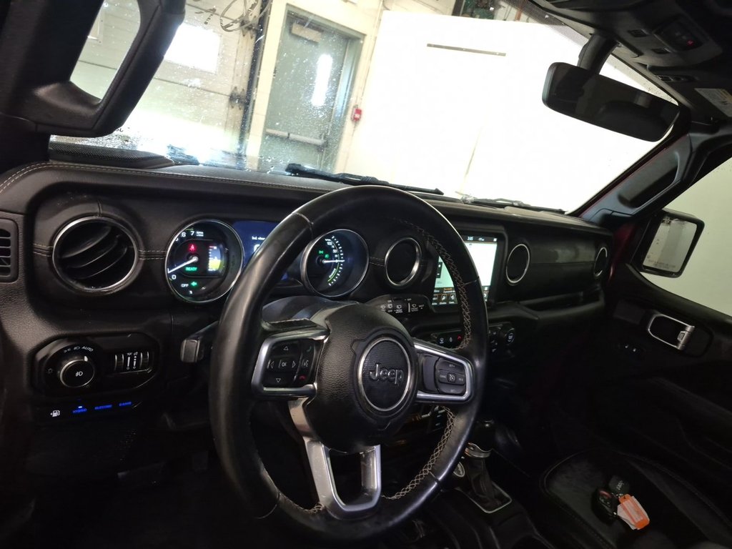 2022 Jeep Wrangler 4xe Unlimited Sahara DEUX TOITS INCLUS in St-Jean-Sur-Richelieu, Quebec - 4 - w1024h768px