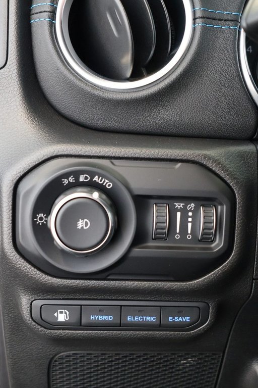 2022 Jeep Wrangler 4xe Unlimited Rubicon 4XE SKY ONE-TOUCH ELECTRIQUE! in St-Jean-Sur-Richelieu, Quebec - 19 - w1024h768px