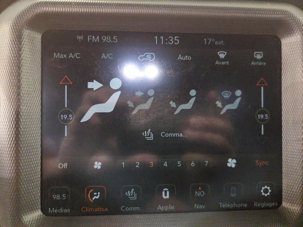 Jeep Wrangler 4xe UNLIMITED SAHARA | TOIT SKY ONE TOUCH 2022 à St-Jean-Sur-Richelieu, Québec - 18 - w1024h768px