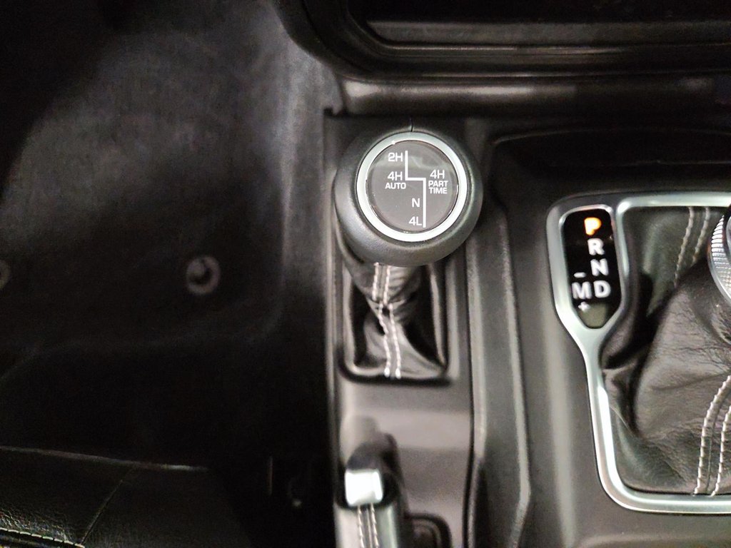 Jeep Wrangler 4xe UNLIMITED SAHARA | TOIT SKY ONE TOUCH 2022 à St-Jean-Sur-Richelieu, Québec - 16 - w1024h768px