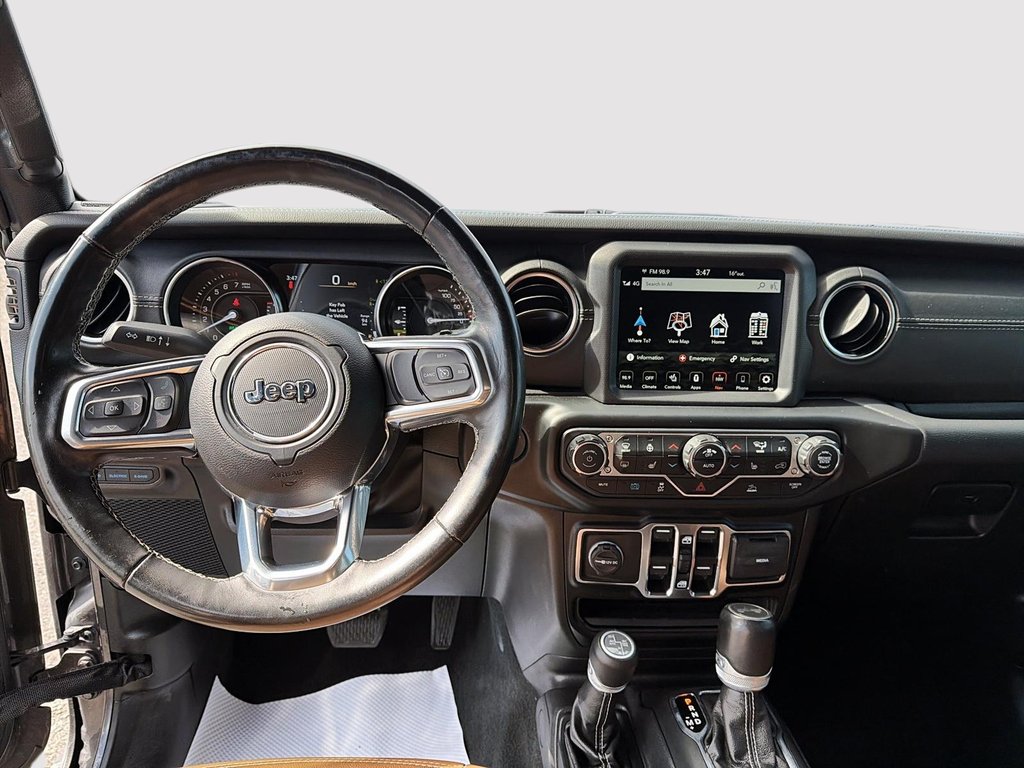 2022 Jeep Wrangler 4xe UNLIMITED SAHARA | TOIT SKY ONE TOUCH in Sherbrooke, Quebec - 10 - w1024h768px