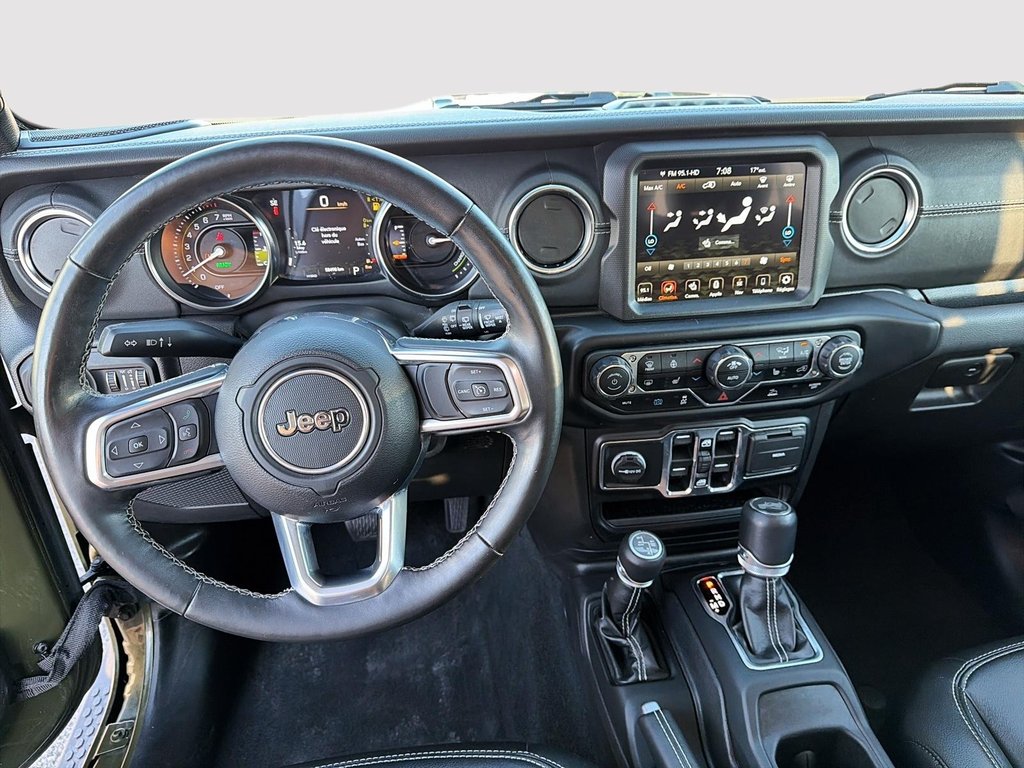 2022 Jeep Wrangler 4xe UNLIMITED SAHARA in St-Jean-Sur-Richelieu, Quebec - 10 - w1024h768px