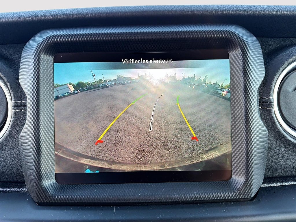 2022 Jeep Wrangler 4xe UNLIMITED SAHARA in St-Jean-Sur-Richelieu, Quebec - 17 - w1024h768px