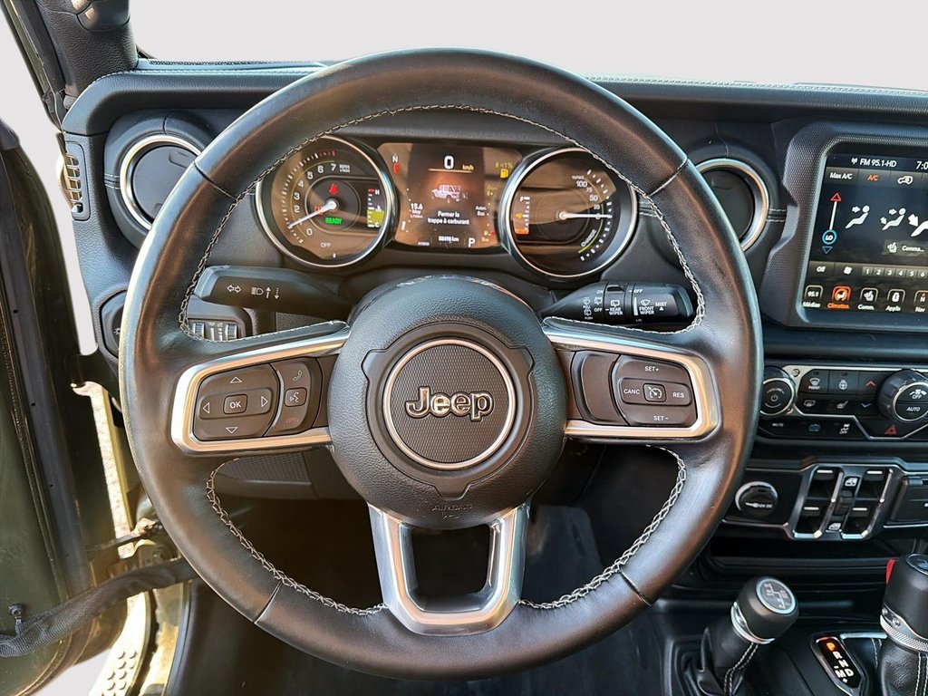 2022 Jeep Wrangler 4xe UNLIMITED SAHARA in St-Jean-Sur-Richelieu, Quebec - 12 - w1024h768px