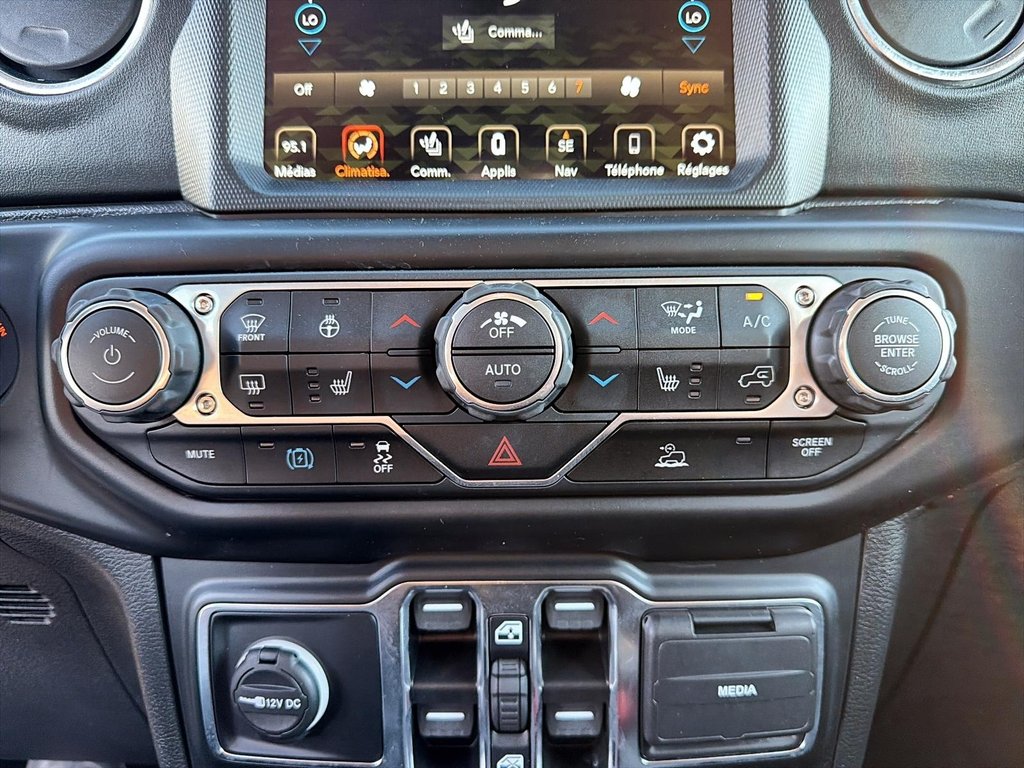 2022 Jeep Wrangler 4xe UNLIMITED SAHARA in St-Jean-Sur-Richelieu, Quebec - 14 - w1024h768px