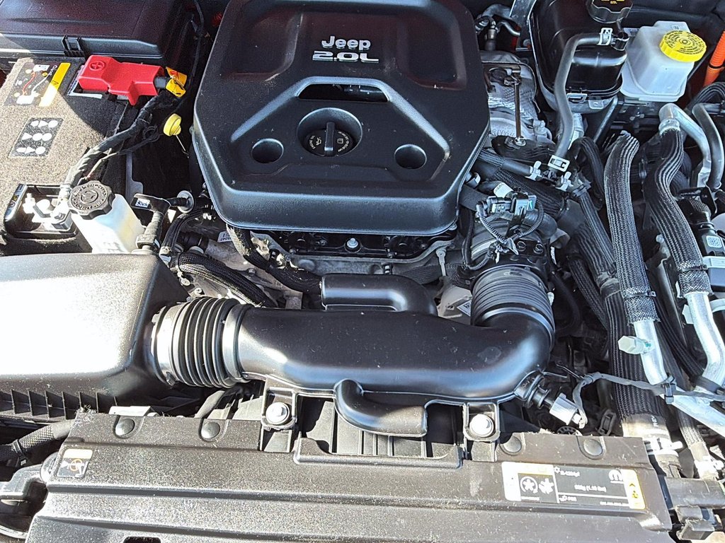 2022 Jeep Wrangler 4xe Unlimited Rubicon in St-Jean-Sur-Richelieu, Quebec - 8 - w1024h768px