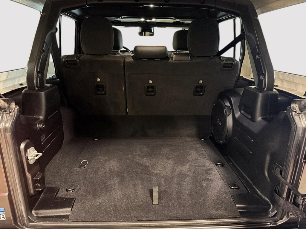 2022 Jeep Wrangler 4xe Unlimited Rubicon in St-Jean-Sur-Richelieu, Quebec - 7 - w1024h768px