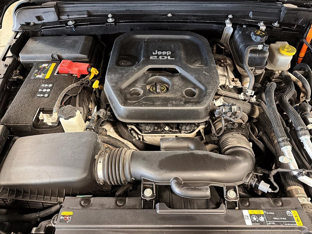 2022 Jeep Wrangler 4xe Unlimited Rubicon in St-Jean-Sur-Richelieu, Quebec - 8 - w1024h768px