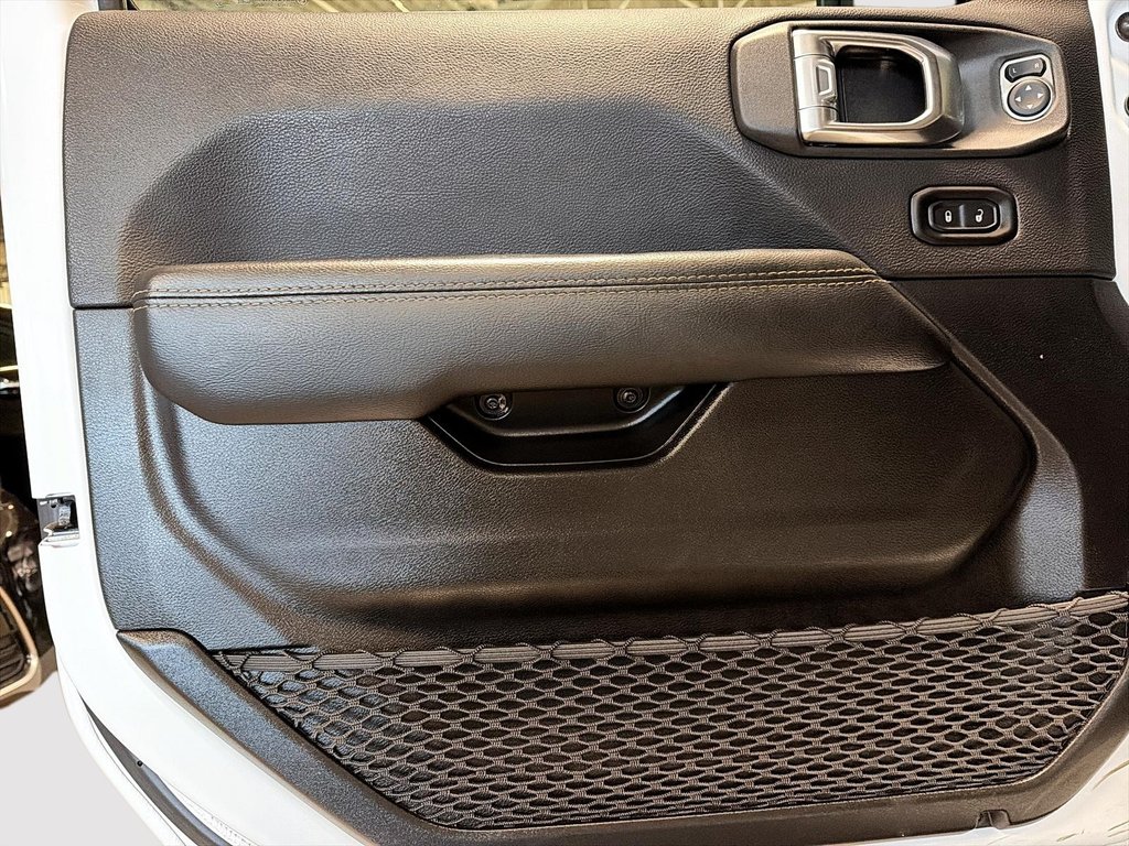 2022 Jeep Wrangler 4xe Unlimited Rubicon 4XE SKY ONE-TOUCH in St-Jean-Sur-Richelieu, Quebec - 11 - w1024h768px