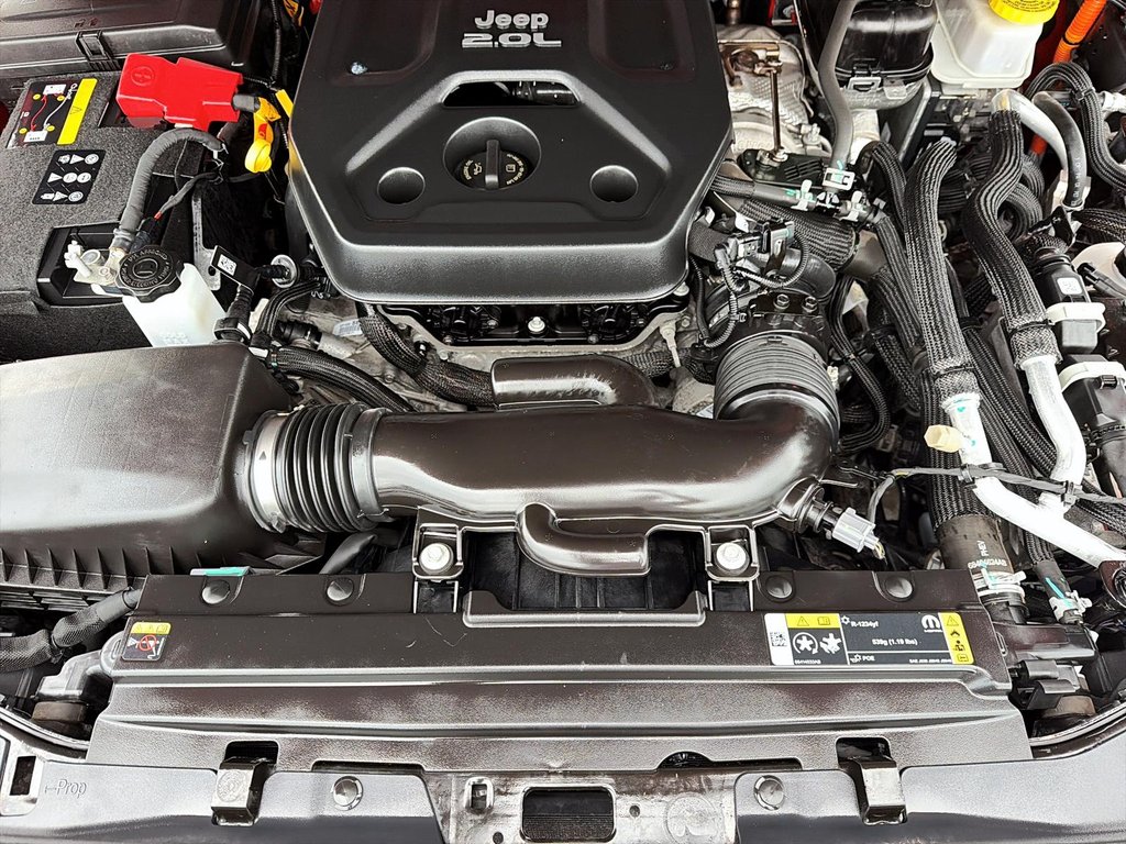 2022 Jeep Wrangler 4xe Unlimited Sahara in St-Jean-Sur-Richelieu, Quebec - 8 - w1024h768px