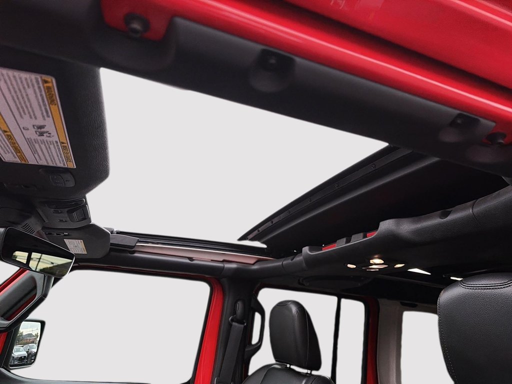 2022 Jeep Wrangler 4xe Unlimited Sahara in St-Jean-Sur-Richelieu, Quebec - 17 - w1024h768px