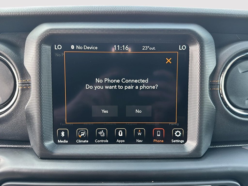 2023 Jeep Wrangler 4xe High Altitude 4XE Branchable SKYVIEW in St-Jean-Sur-Richelieu, Quebec - 4 - w1024h768px