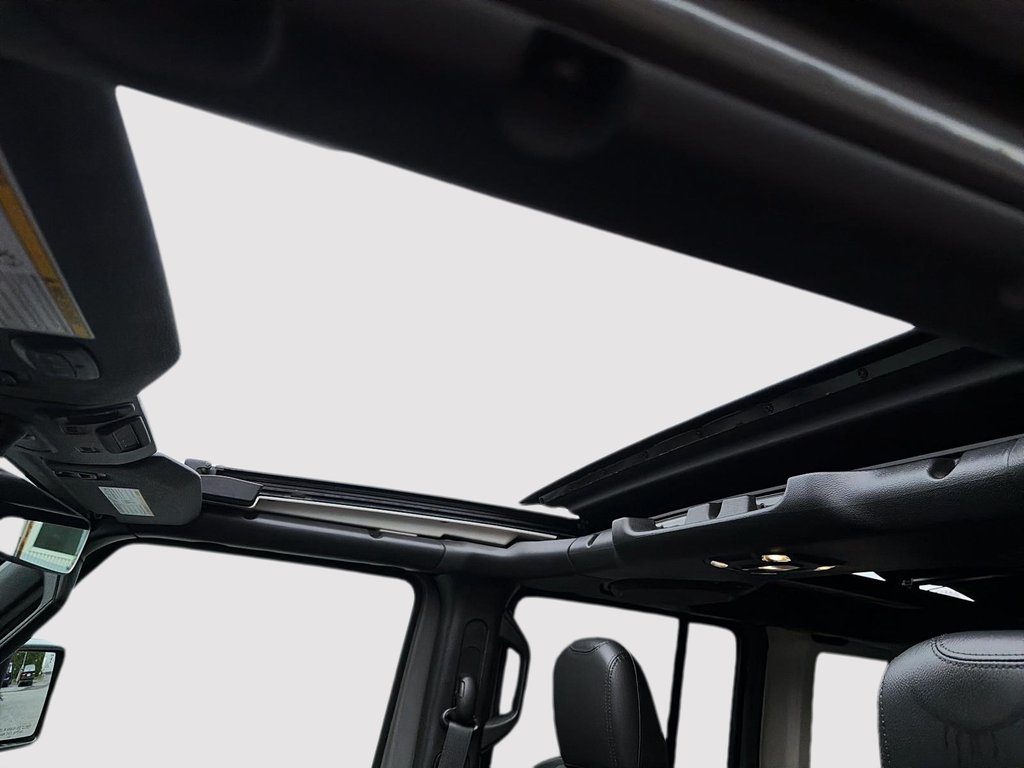 2023 Jeep Wrangler 4xe High Altitude 4XE Branchable SKYVIEW in St-Jean-Sur-Richelieu, Quebec - 17 - w1024h768px