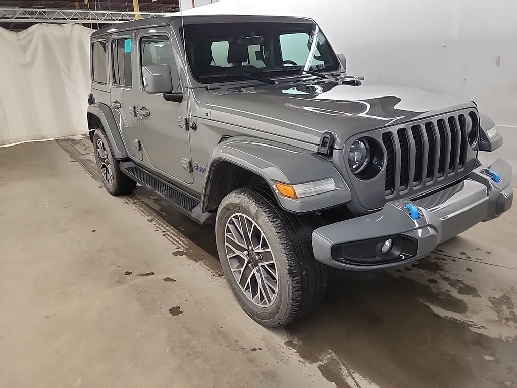 Jeep Wrangler 4xe High Altitude 4XE Branchable SKYVIEW 2023 à St-Jean-Sur-Richelieu, Québec - 10 - w1024h768px