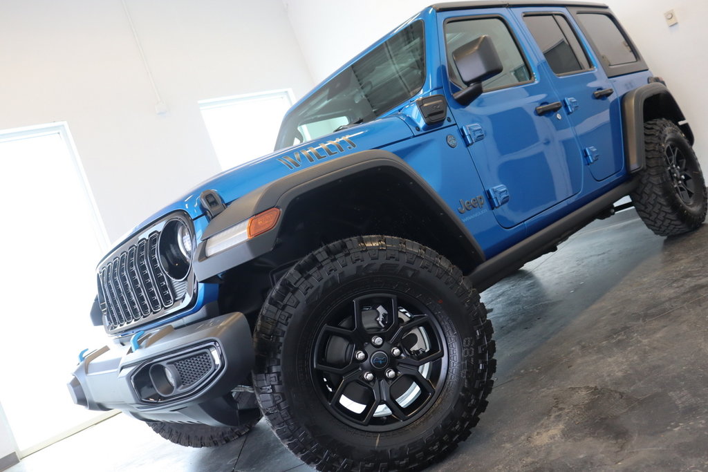 Wrangler 4xe WILLYS 2024 à Sherbrooke, Québec - 2 - w1024h768px