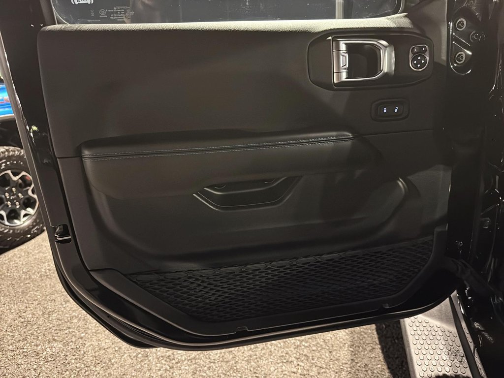 2024 Jeep Wrangler 4xe HIGH ALTITUDE 4XE // SKY ONE-TOUCH // CUIR in St-Jean-Sur-Richelieu, Quebec - 11 - w1024h768px