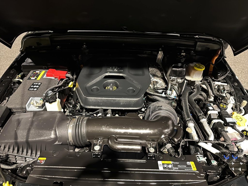 2024 Jeep Wrangler 4xe HIGH ALTITUDE 4XE // SKY ONE-TOUCH // CUIR in St-Jean-Sur-Richelieu, Quebec - 8 - w1024h768px
