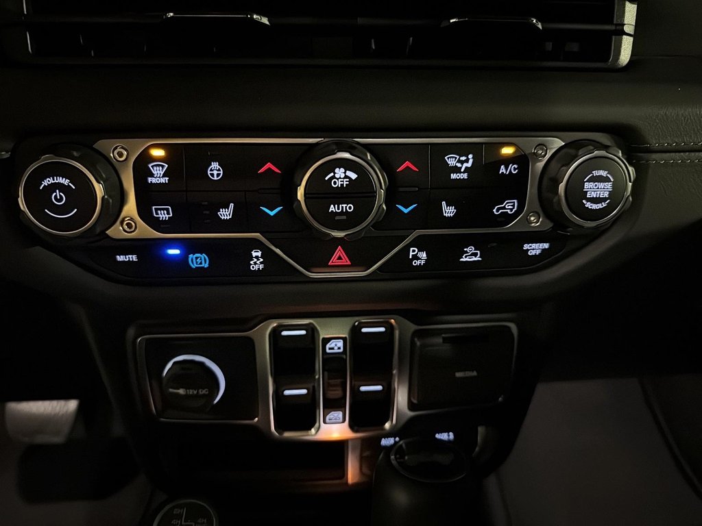 2024 Jeep Wrangler 4xe HIGH ALTITUDE 4XE // SKY ONE-TOUCH // CUIR in St-Jean-Sur-Richelieu, Quebec - 13 - w1024h768px