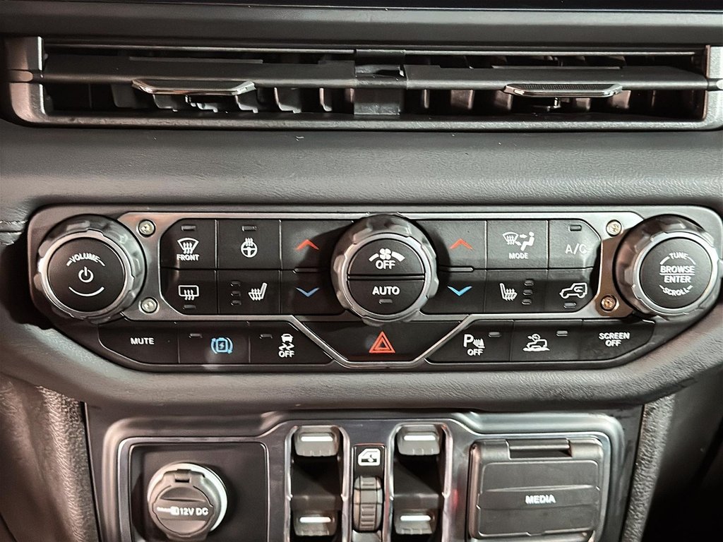 2024 Jeep Wrangler 4xe HIGH ALTITUDE 4XE // SKY ONE-TOUCH // CUIR in St-Jean-Sur-Richelieu, Quebec - 15 - w1024h768px