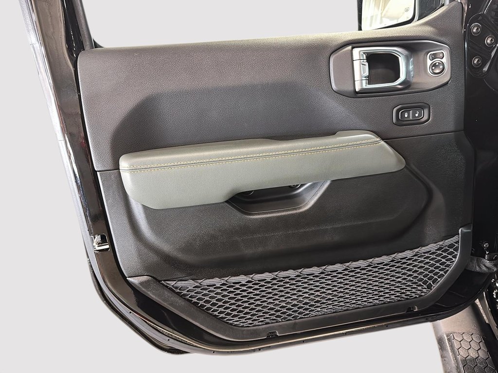 2024 Jeep Wrangler 4xe HIGH ALTITUDE 4XE // SKY ONE-TOUCH // CUIR in St-Jean-Sur-Richelieu, Quebec - 11 - w1024h768px