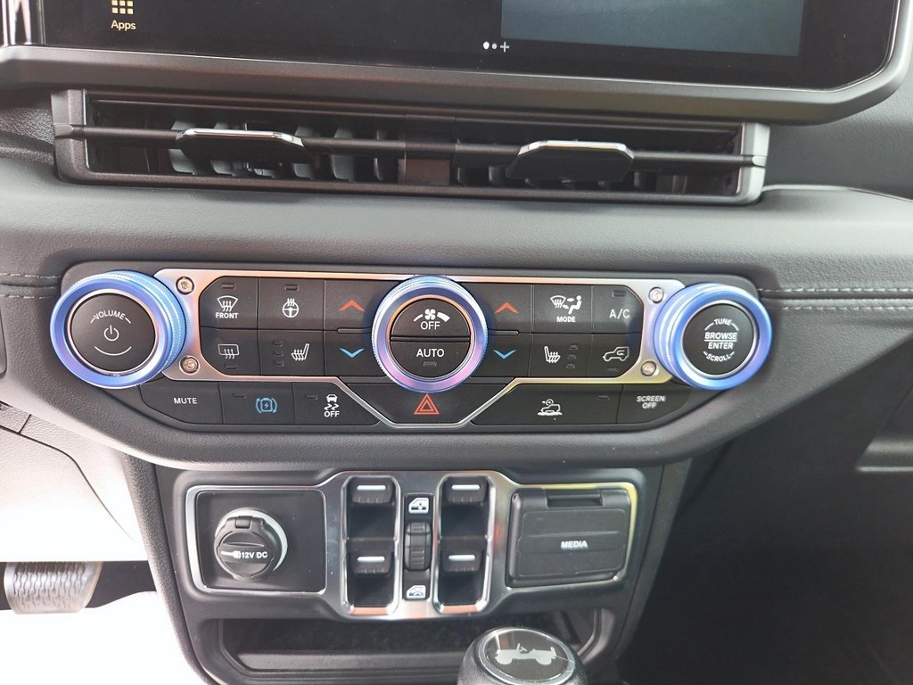 2024 Jeep Wrangler 4xe SAHARA 4XE • NAVIGATION • CUIR in St-Jean-Sur-Richelieu, Quebec - 14 - w1024h768px