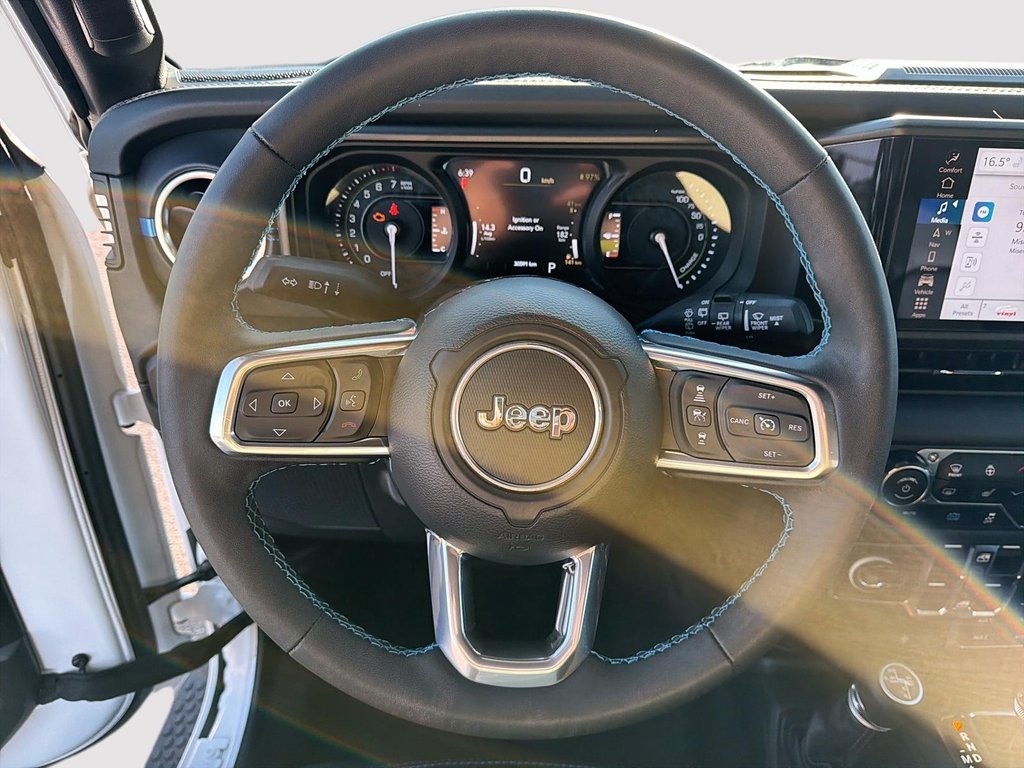 2024 Jeep Wrangler 4xe HIGH ALTITUDE 4XE // SKY ONE-TOUCH // CUIR in St-Jean-Sur-Richelieu, Quebec - 12 - w1024h768px