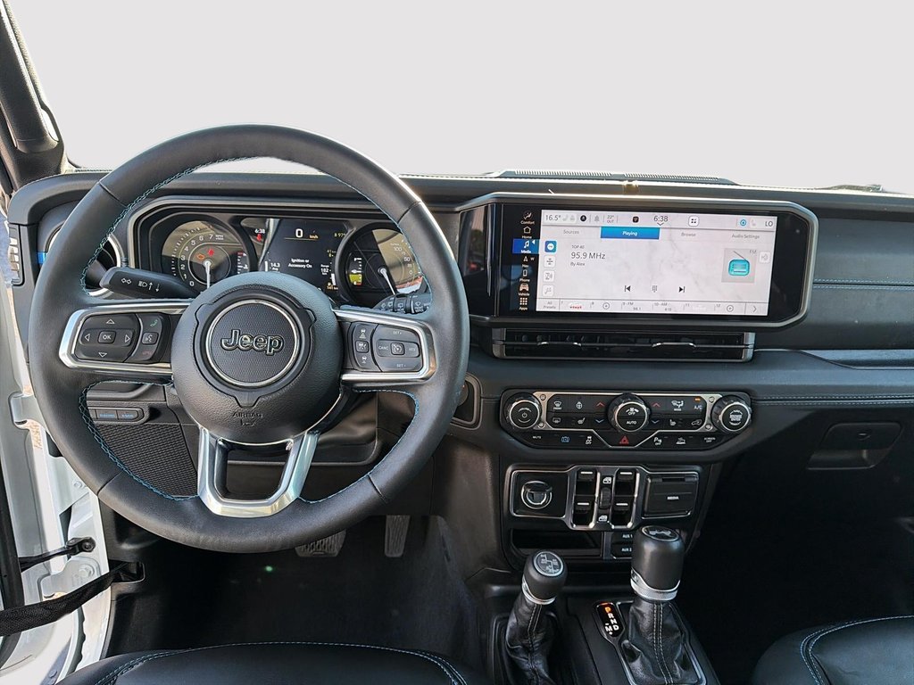 2024 Jeep Wrangler 4xe HIGH ALTITUDE 4XE // SKY ONE-TOUCH // CUIR in St-Jean-Sur-Richelieu, Quebec - 10 - w1024h768px