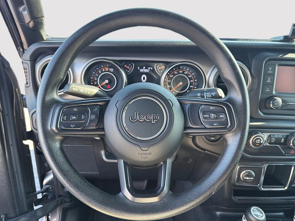 Jeep Wrangler Sport 2020 à St-Jean-Sur-Richelieu, Québec - 12 - w1024h768px