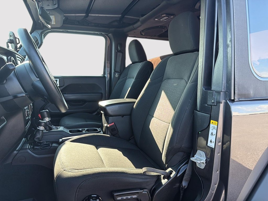 Jeep Wrangler Sport 2020 à St-Jean-Sur-Richelieu, Québec - 9 - w1024h768px
