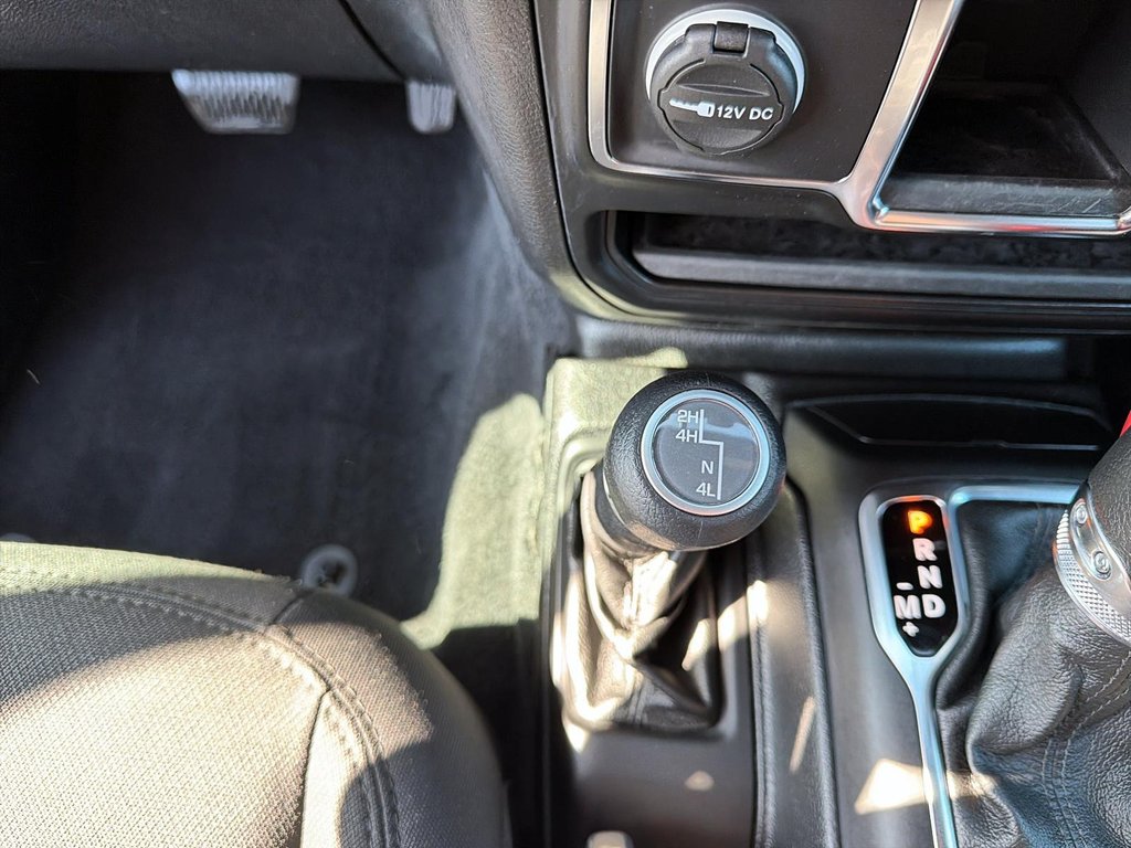 2021 Jeep Wrangler Sport in St-Jean-Sur-Richelieu, Quebec - 16 - w1024h768px
