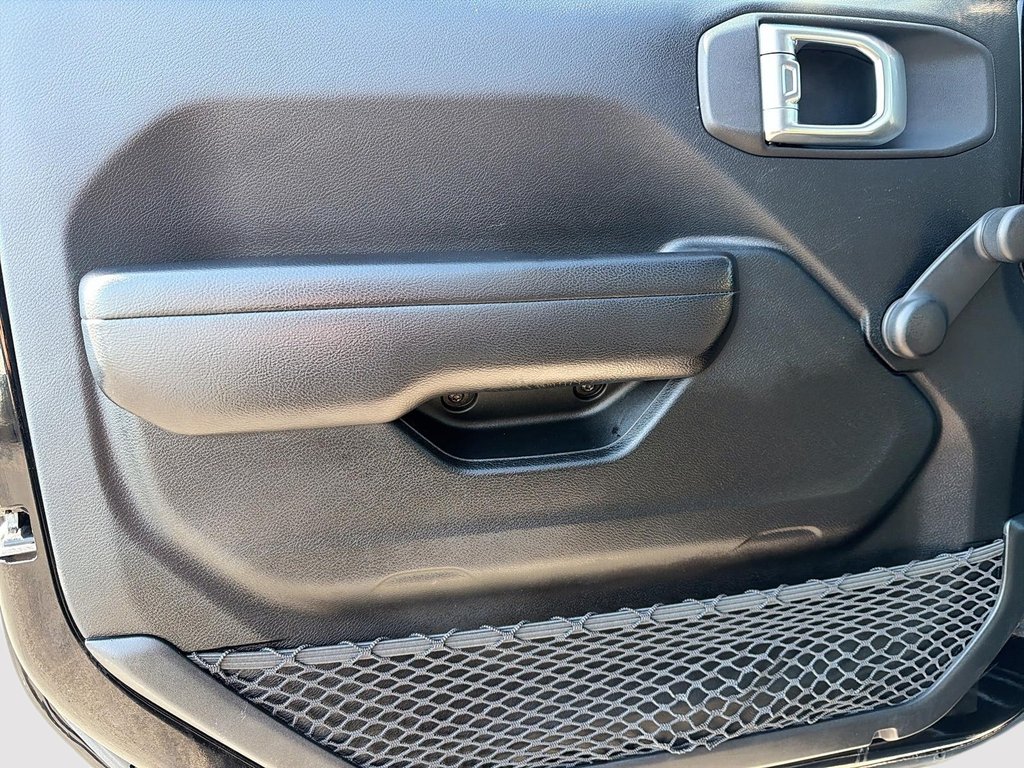 2021 Jeep Wrangler Sport in St-Jean-Sur-Richelieu, Quebec - 11 - w1024h768px
