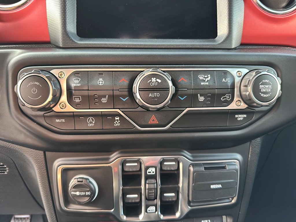 Jeep Wrangler Rubicon V6 4X4 SKY ONE-TOUCH ELECTRIQUE 2023 à St-Jean-Sur-Richelieu, Québec - 12 - w1024h768px