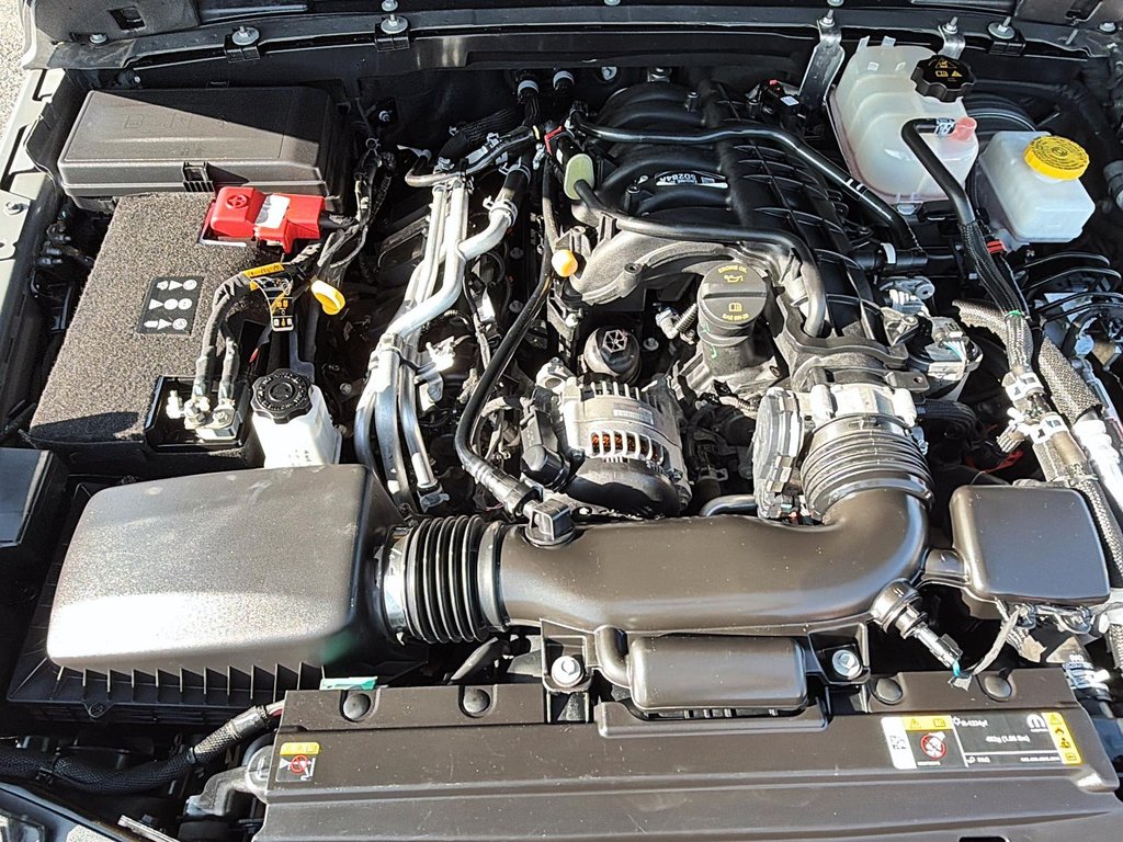 2023 Jeep Wrangler Sport S 3.6L V6 4X4 | SIEGES CHAUFFANTS in St-Jean-Sur-Richelieu, Quebec - 8 - w1024h768px