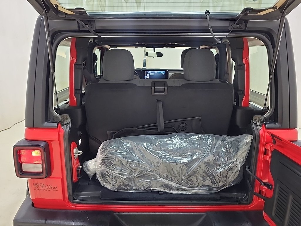 Jeep Wrangler Sport Climatiseur 2024 à St-Jean-Sur-Richelieu, Québec - 10 - w1024h768px