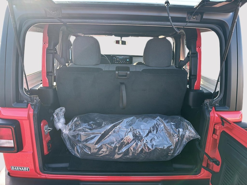 Jeep Wrangler Sport Climatiseur 2024 à St-Jean-Sur-Richelieu, Québec - 6 - w1024h768px