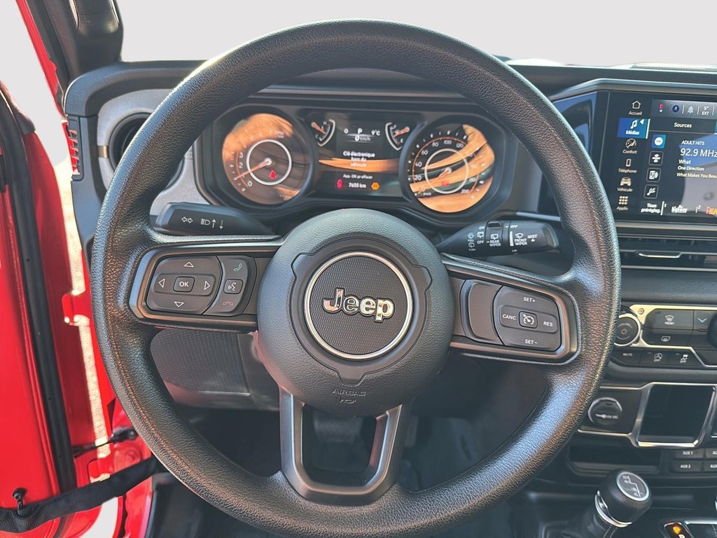 Jeep Wrangler Sport Climatiseur 2024 à St-Jean-Sur-Richelieu, Québec - 12 - w1024h768px