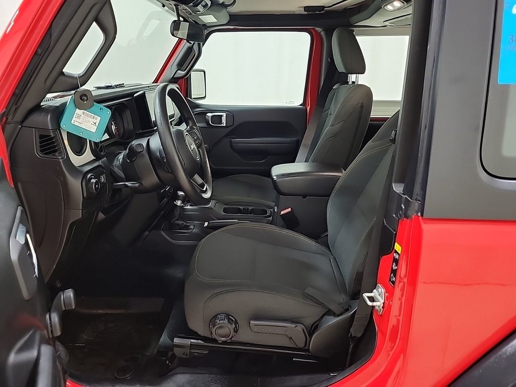 Jeep Wrangler Sport Climatiseur 2024 à St-Jean-Sur-Richelieu, Québec - 6 - w1024h768px