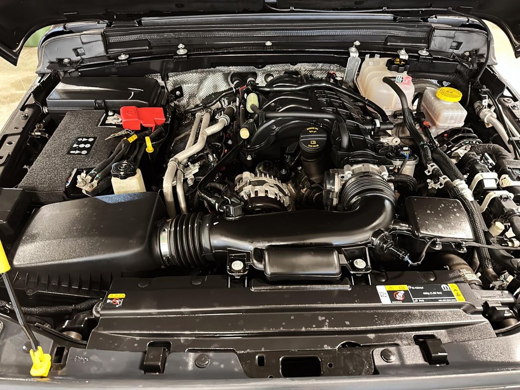 2024 Jeep Wrangler Sport 3.6L V6 4X4 Climatiseur in St-Jean-Sur-Richelieu, Quebec - 4 - w1024h768px