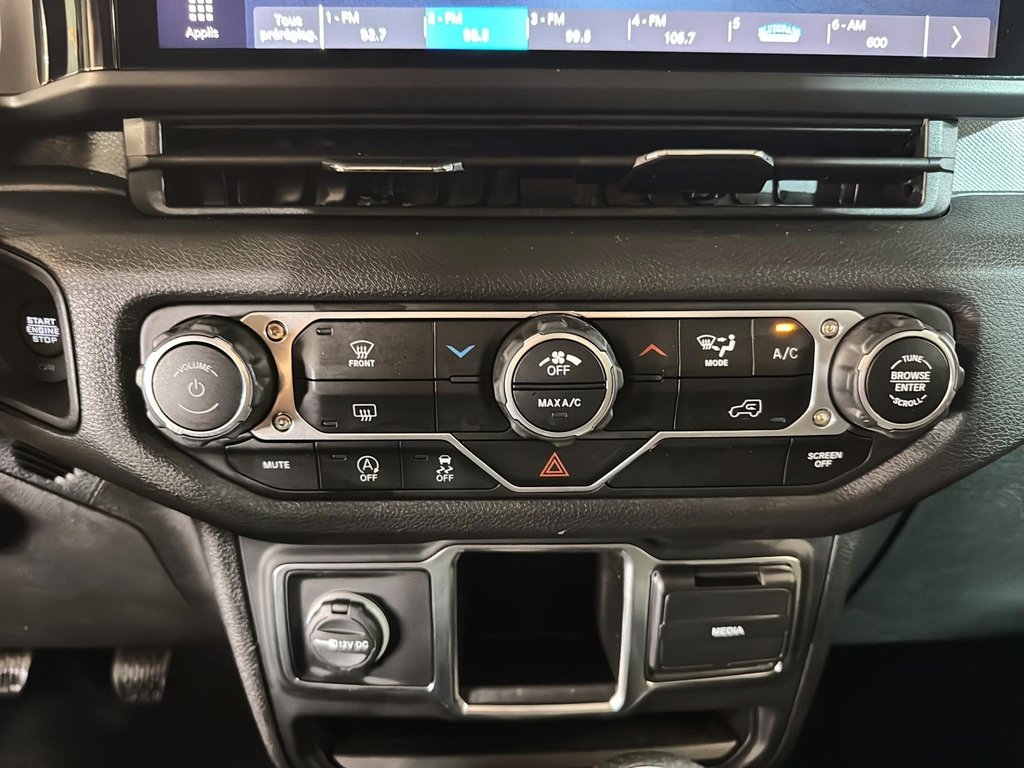 2024 Jeep Wrangler Sport 3.6L V6 4X4 Climatiseur in St-Jean-Sur-Richelieu, Quebec - 8 - w1024h768px