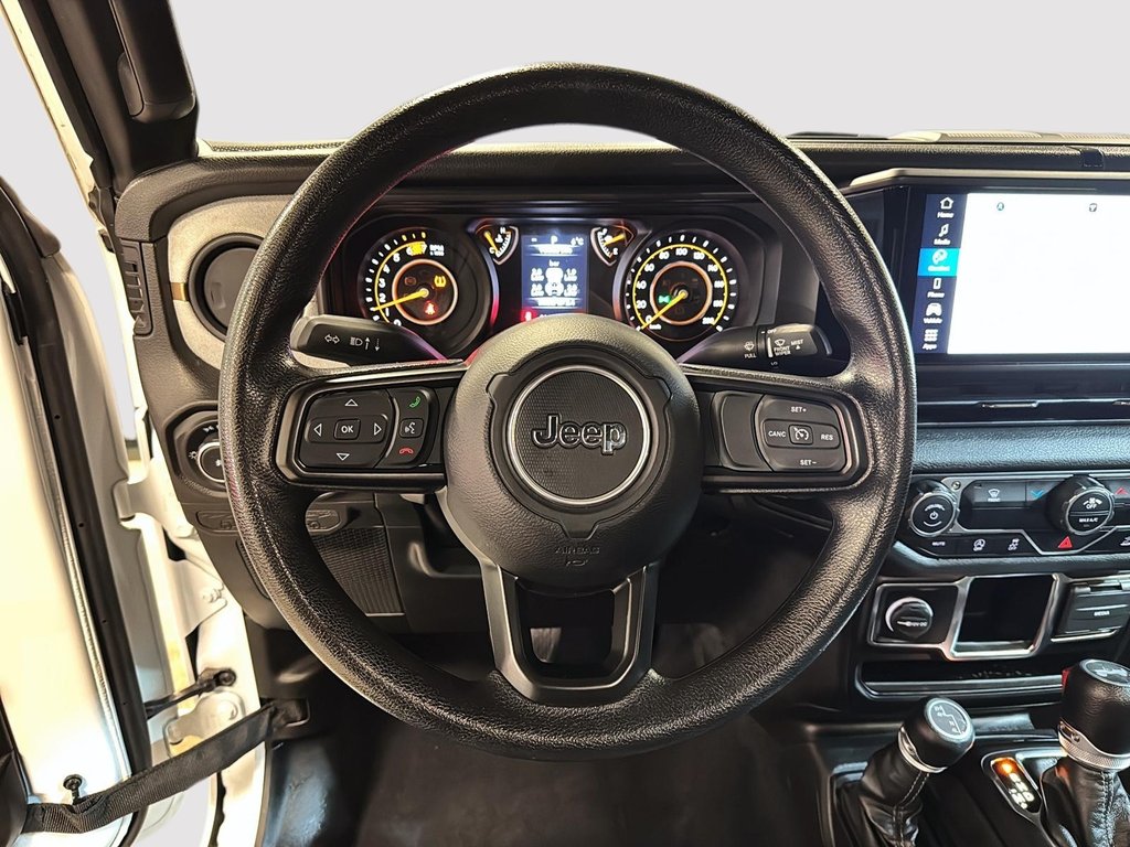 Jeep Wrangler Sport Climatiseur 2024 à St-Jean-Sur-Richelieu, Québec - 12 - w1024h768px