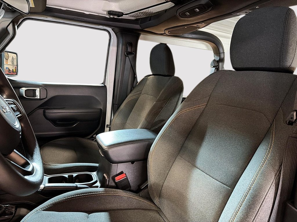 Jeep Wrangler Sport Climatiseur 2024 à St-Jean-Sur-Richelieu, Québec - 9 - w1024h768px