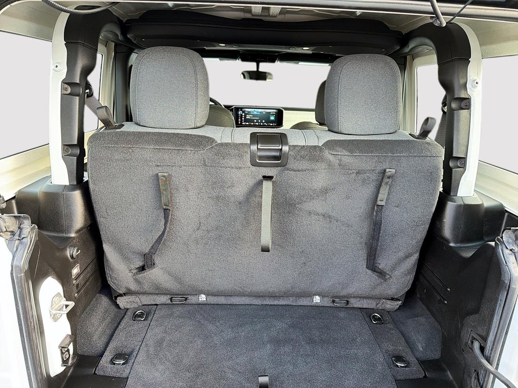 Jeep Wrangler Sport Climatiseur 2024 à St-Jean-Sur-Richelieu, Québec - 6 - w1024h768px